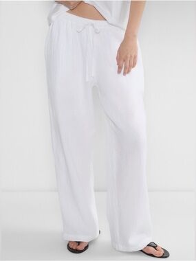 ARITZIA Little Moon White Airplush Cotton
Gauze Sail Pants XS